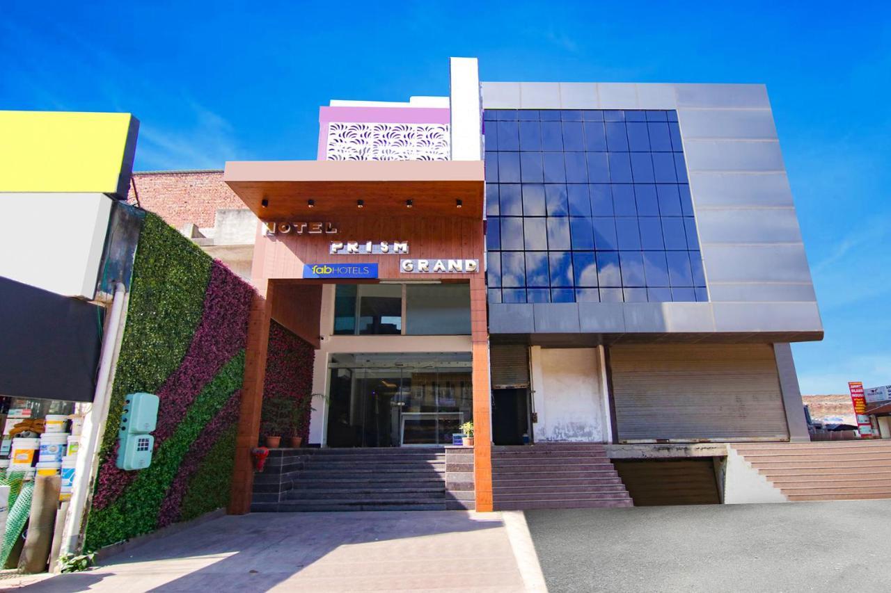 Fabhotel Prism Grand Zirakpur Esterno foto