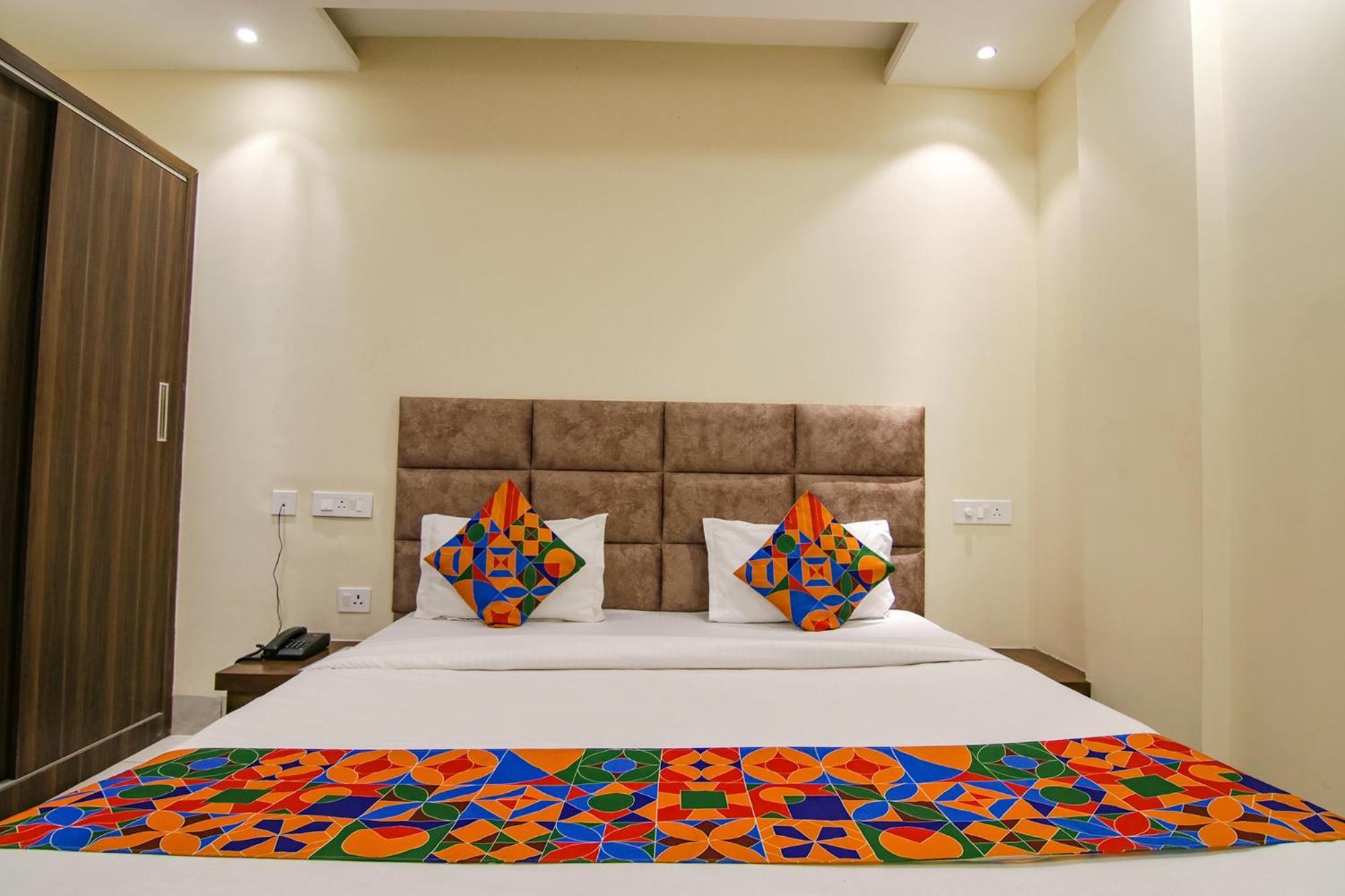 Fabhotel Prism Grand Zirakpur Esterno foto