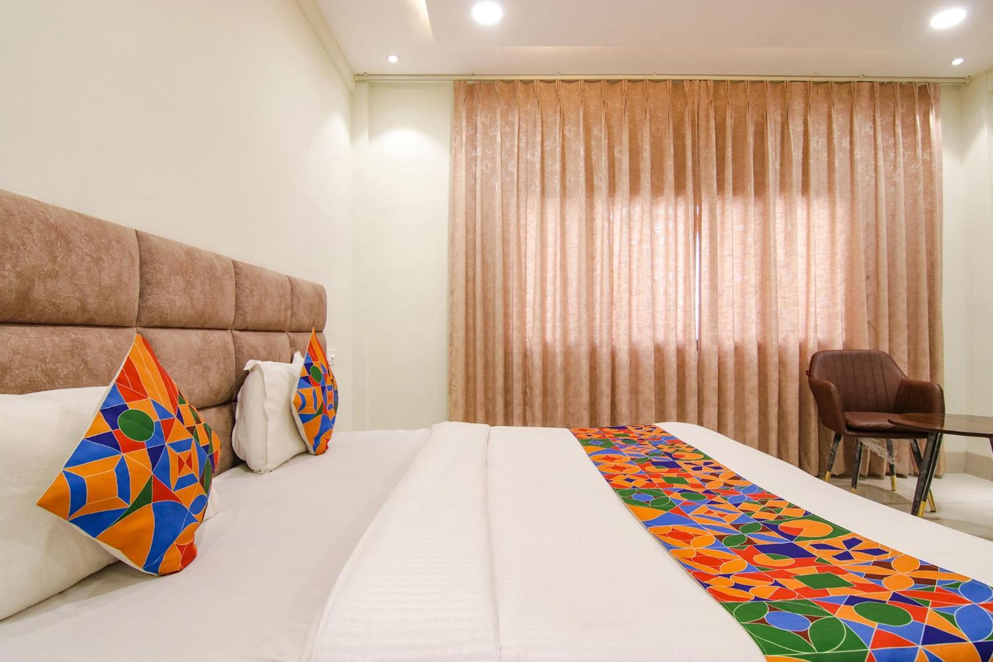 Fabhotel Prism Grand Zirakpur Esterno foto