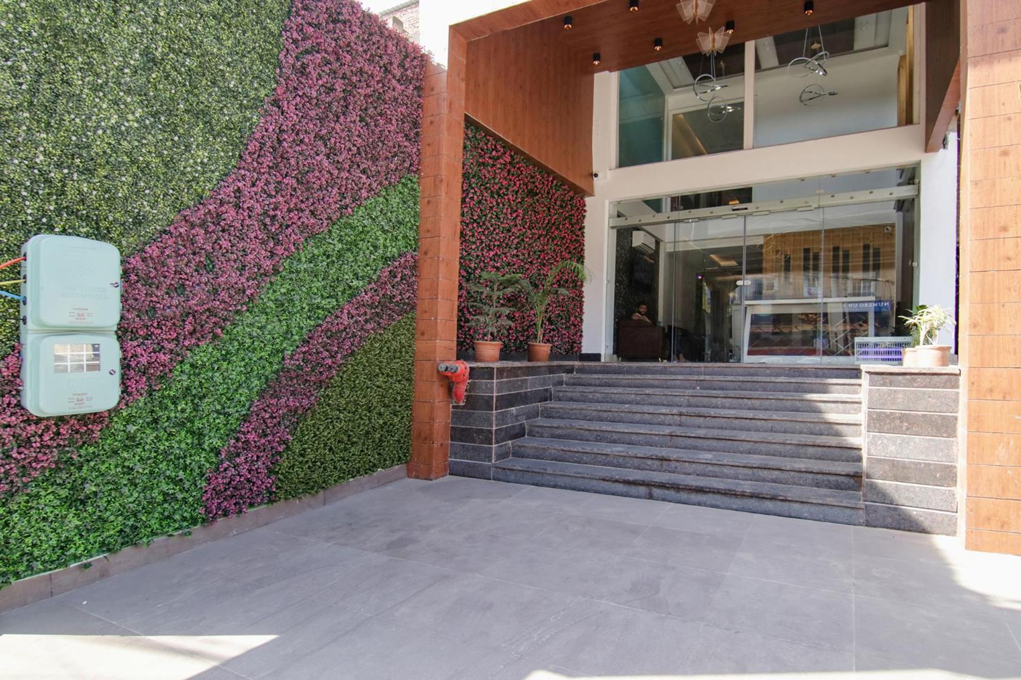 Fabhotel Prism Grand Zirakpur Esterno foto
