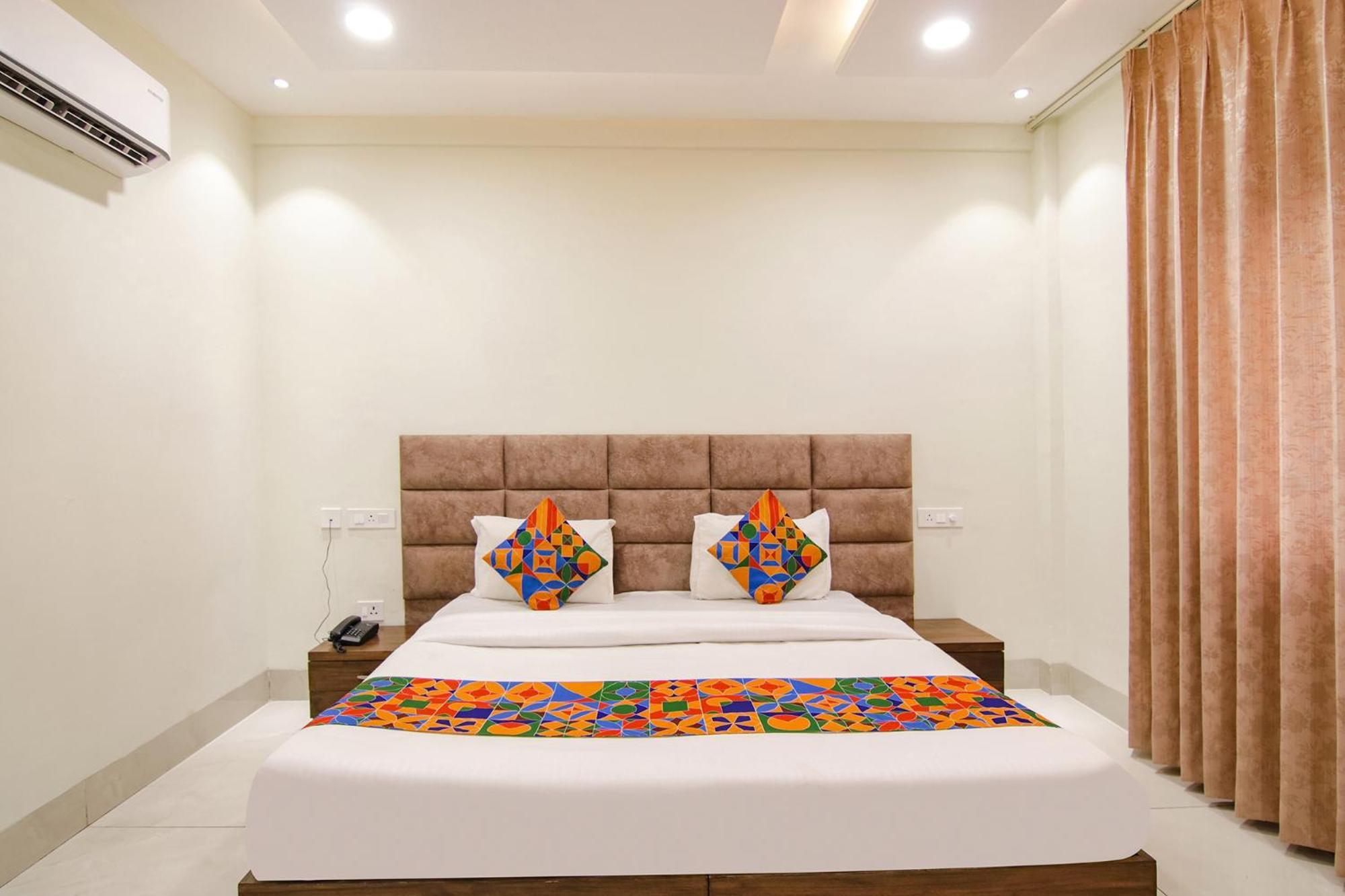 Fabhotel Prism Grand Zirakpur Esterno foto
