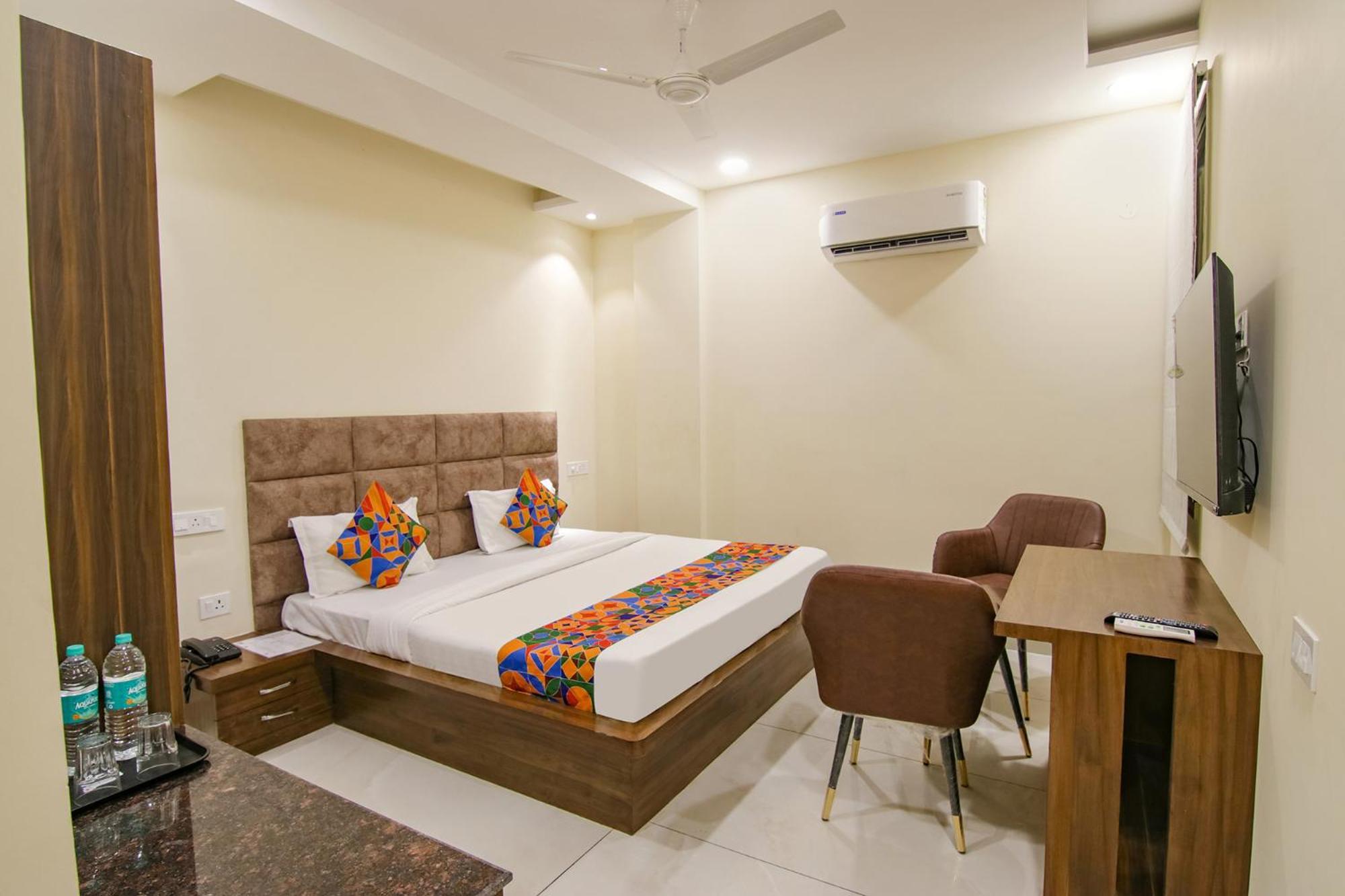 Fabhotel Prism Grand Zirakpur Esterno foto