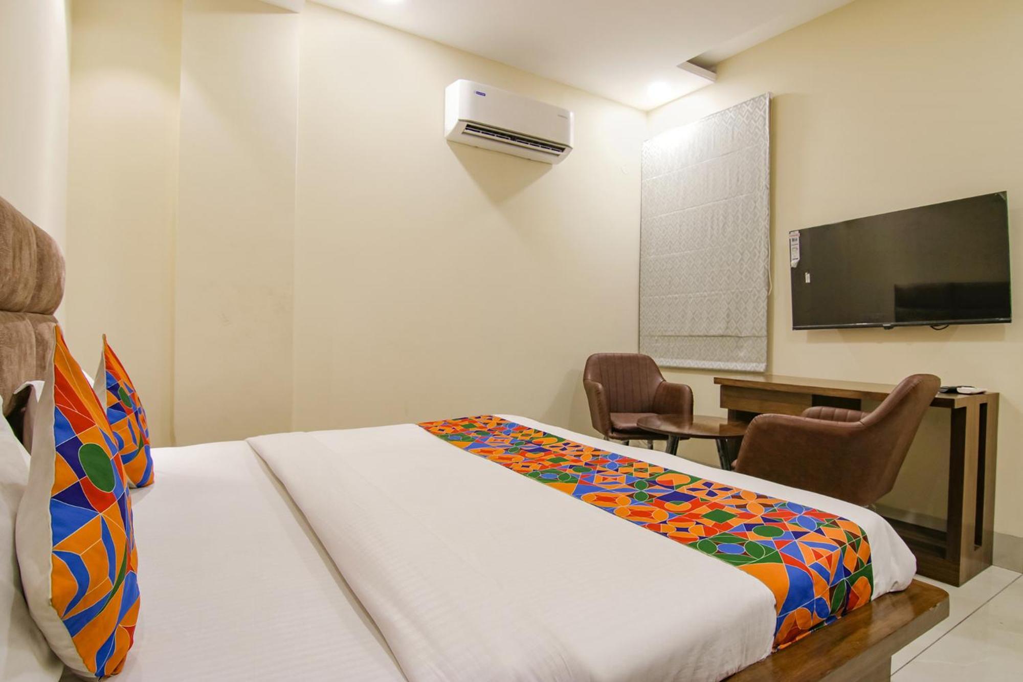 Fabhotel Prism Grand Zirakpur Esterno foto