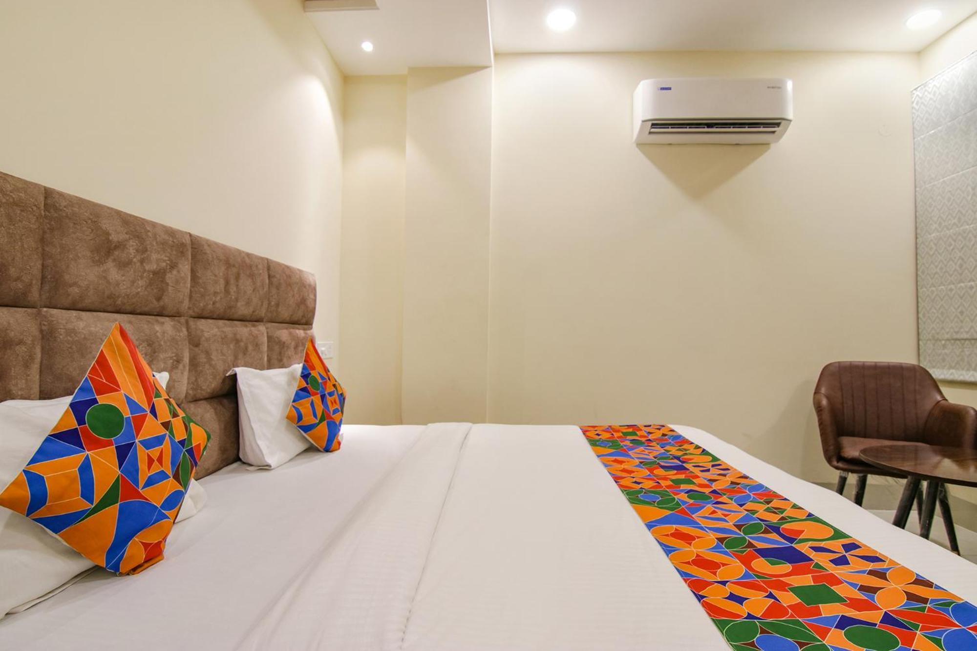 Fabhotel Prism Grand Zirakpur Esterno foto