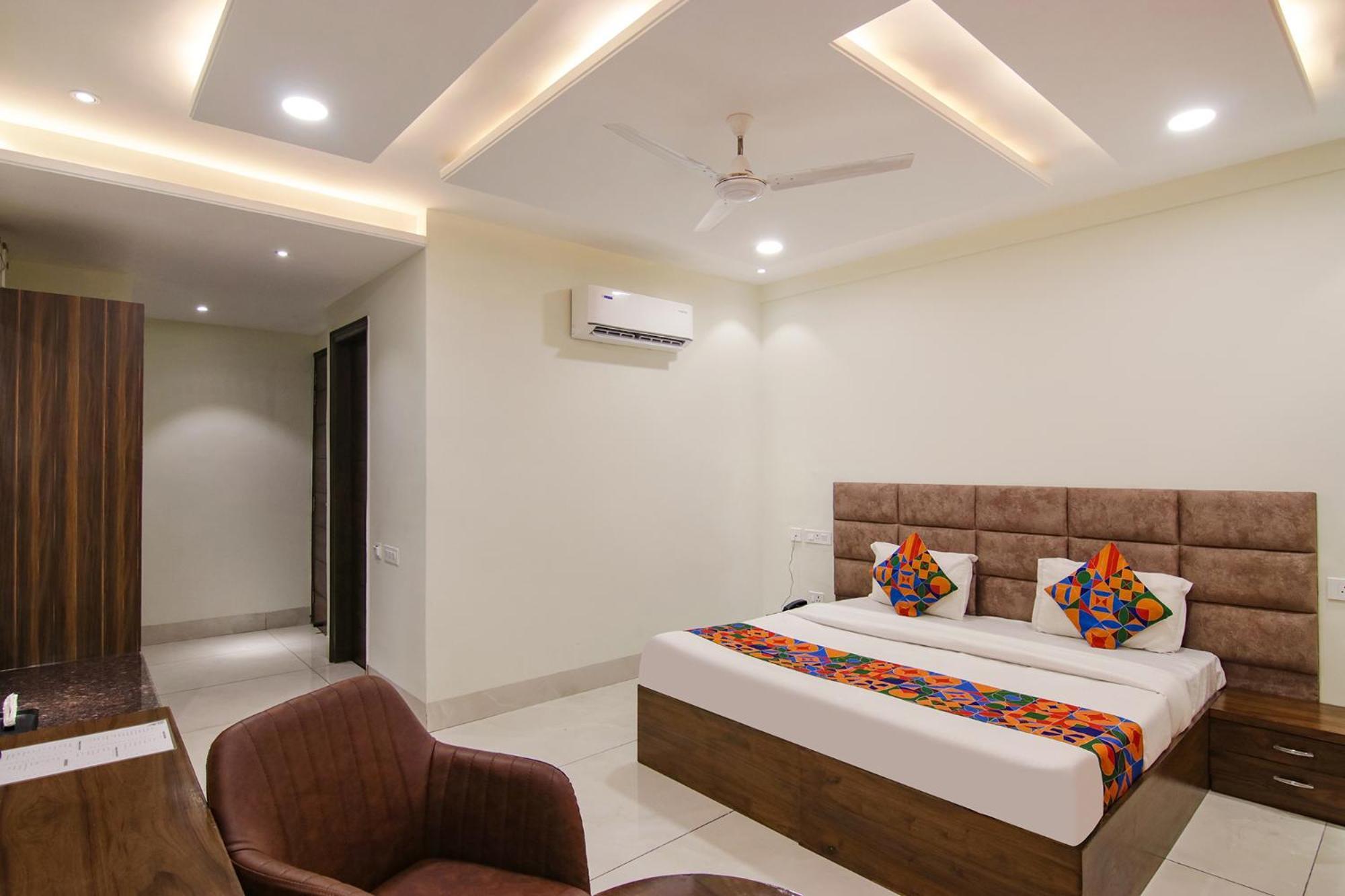 Fabhotel Prism Grand Zirakpur Esterno foto